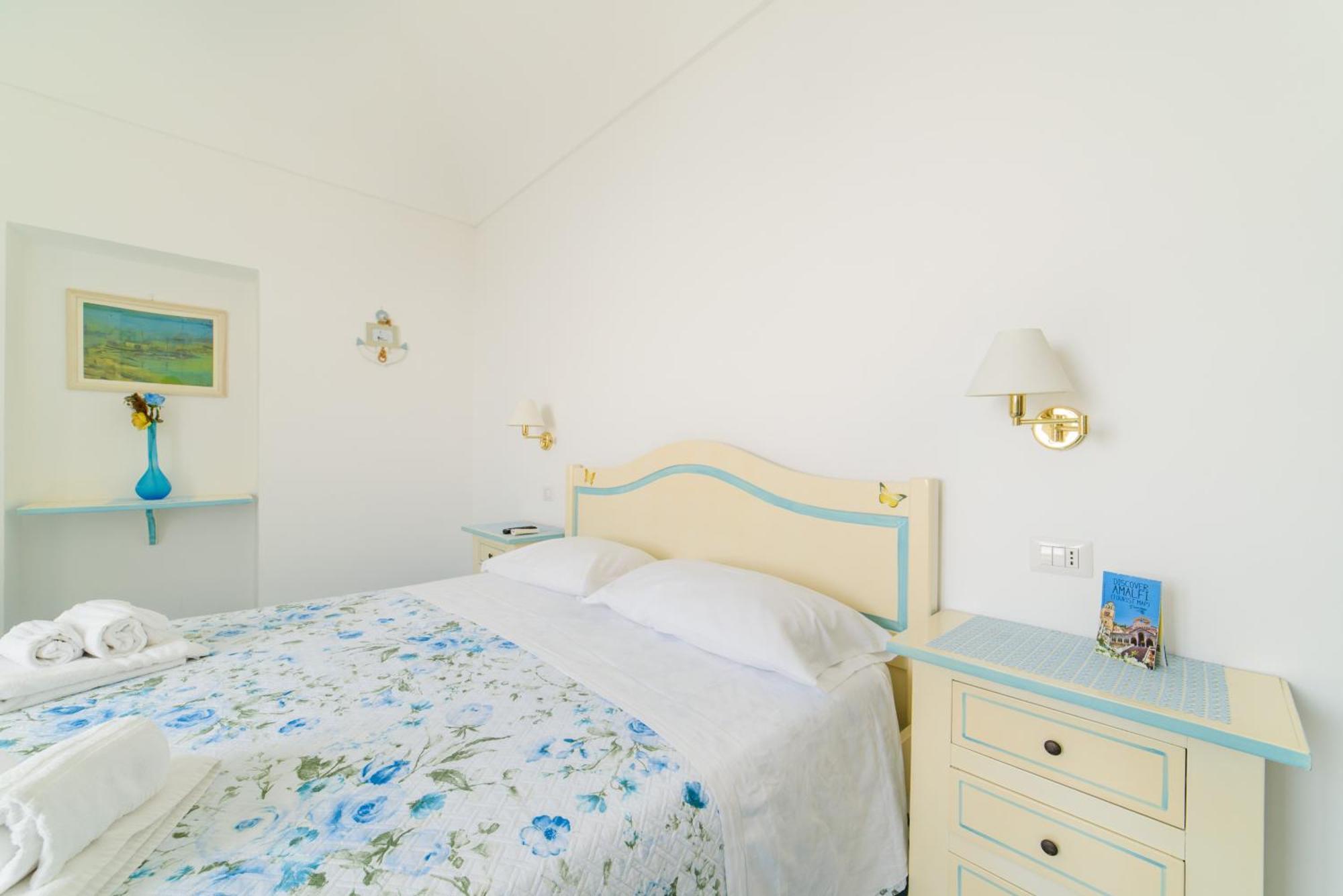 Casa Vacanze La Rosa Del Mare Amalfi Zewnętrze zdjęcie